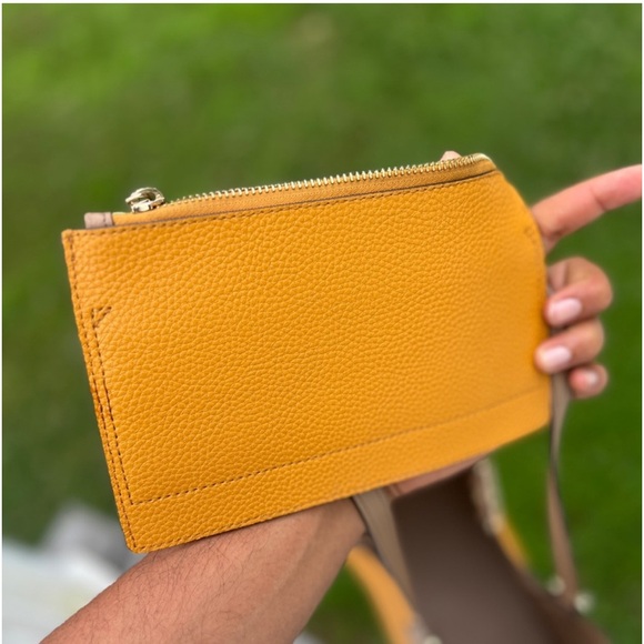 Authentic Michael KORS Charlotte Medium Saffiano Leather 2-in-1 Tote Bag - Picture 8 of 8